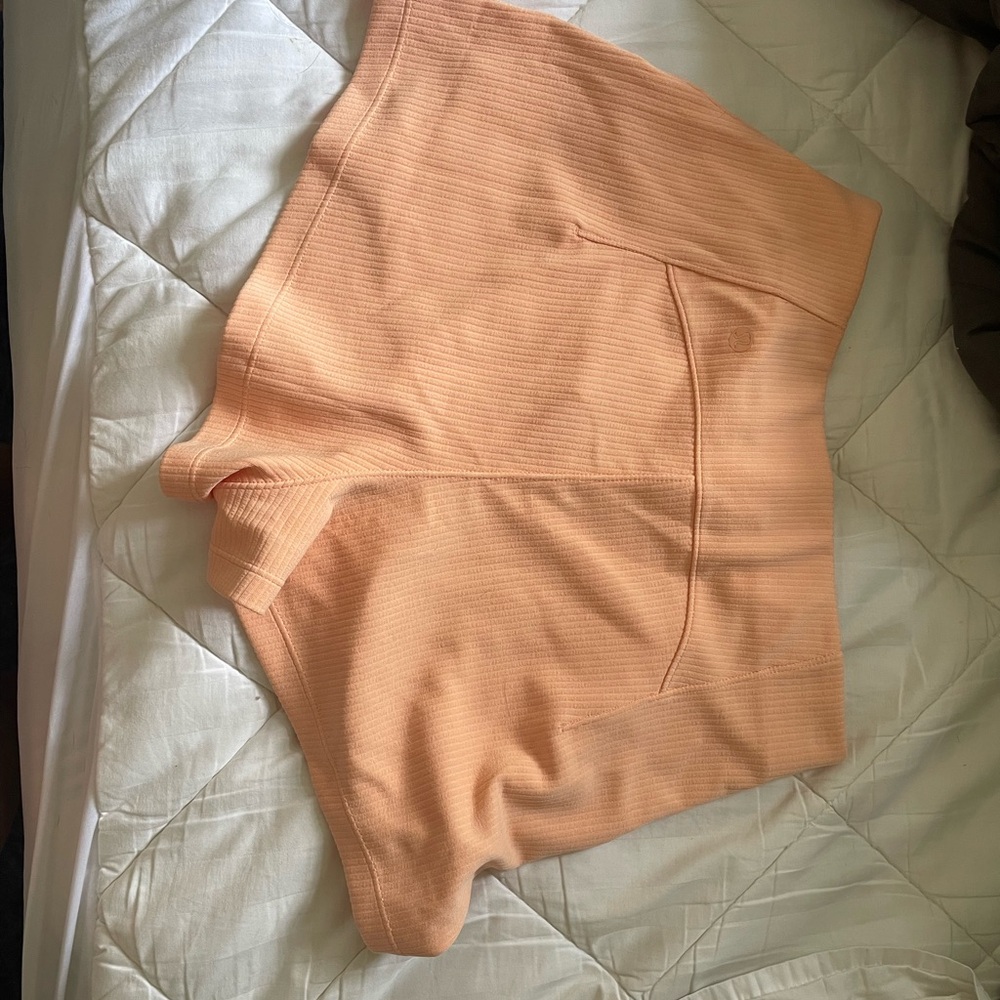 Lululemon Softstreme High-Rise Ribbed Shorts Size 4